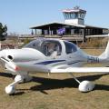 Flugplatz Bad Neustadt am 25.3.2012, eine Diamond DA 40 vor dem Clubheim