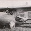 Gottlob Espenlaub in einem seiner Flugzeuge.