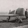 Ingeneur Soldenhoff und Gottlob Espenlaub vor dem schwanzlosen Soldenhoff-Flugzeug in Stuttgart 1929.