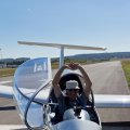 Flugsch%C3%BCler+Leo+nach+seinem+ersten+Alleinflug