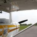 Cessna 150 L der Flugschule Bad Neustadt vor der Rundhalle